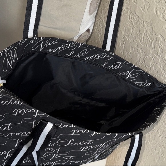 Victoria's Secret Black and White Script Tote NWT - Picture 3 of 4